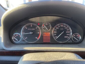 Peugeot 407 - 8