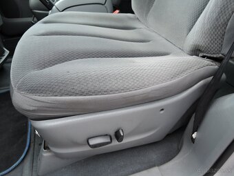Chrysler Grand Voyager 2,8 CRD Aut. Stow´N Go 7míst 2004 - 8