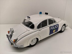 Jaguar MK2  Police 1:18 model Icons - 8