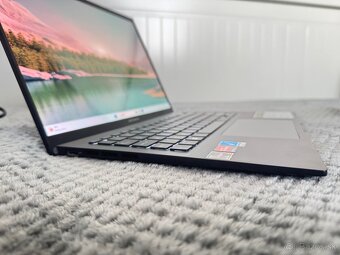 ASUS Zenbook 14 OLED UM3402YA, perfektný stav, s obalom - 8