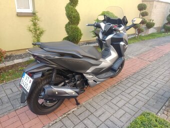 Honda Forza 300 len 405km - 8