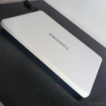 Predám notebook Toshiba - 8