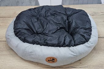 Ružový alebo šedý pelech rozmeru cca 70x60cm a 60x50cm - 8