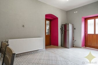 Bátovce, dom o veľkosti bytu s veľkým pozemkom - 8
