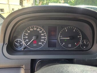 Mercedes Benz A 160 CDI - 8