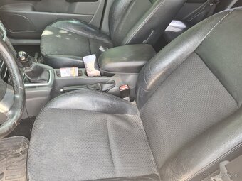 Predám Ford Focus combi 2.0tdci,100kw 6rychl,rok 2006 - 8