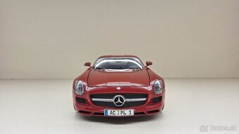 1:18 MERCEDES-BENZ SLS AMG - 8