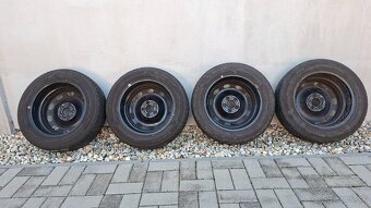4x plechové disky 6Jx15 ET38 + zimné pneu 185/60 R15 - 8