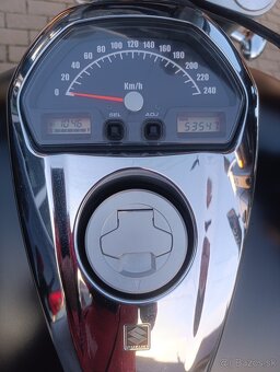 Suzuki VZR 1800 intruder - 8