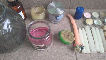 Predám náhrobné kahance,sviečky, svietnik,váhu,nožnice,kôš - 8