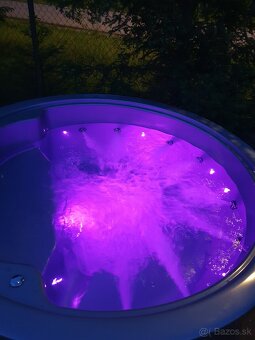 Akrylátová vírivka PREMIUM Ø200CM - 8