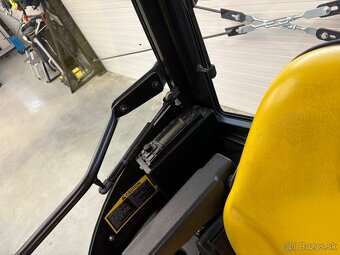 John deere 1025r - 8