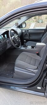 Volkswagen Touareg 3, 0 TDI manuál 4x4 - 8