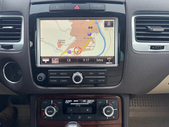 Volkswagen Touareg II 3.0 V6 TDI Premium 4XMOTION - 8