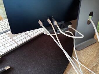 Predám iMac M1 24" 4,5K , 16GB RAM, 256GB SSD, 8CPU/8GPU - 8