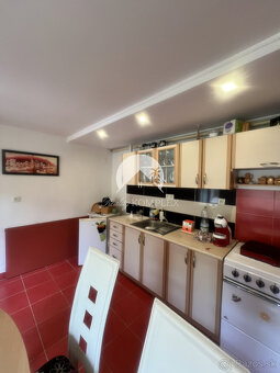 ZNÍŽENÁ CENA Pekný rodinný dom len pár krokov od štrkovo- - 8