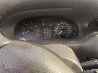 Renault Megane Scenic 1.9 dti 72 kw - 8