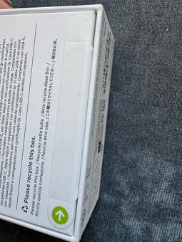 Sluchatka AirPods 4 - 8