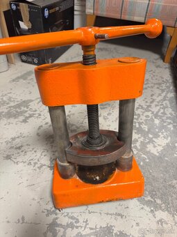 Predam ručný lis - 8