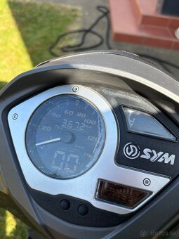 Skúter Sym Symphony ST 125 - 8