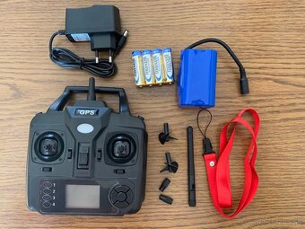 FLYTEC V020 zavážacia loďka s GPS - 8