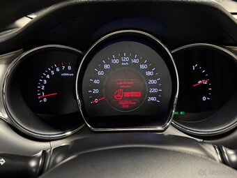 KIA ceed 2 1,4 73kW benzín 96000km 2016 JD - 8