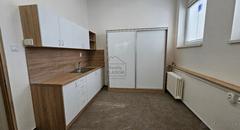 ■ 45 m2 s klimatizáciou a vlastným wc, Prešov - centrum. - 8