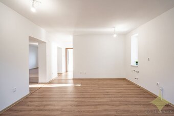 REZERVOVANÉ - Dom kráľovských rozmerov. 7i Nová Baňa. - 8