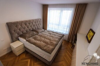 Prenájom nového 3iz. bytu so záhradou a bazénom v centre Pie - 8