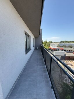 AKCIA - ZNÍŽENÁ CENA- Napredaj 2 - izbový luxusný byt v no - 8