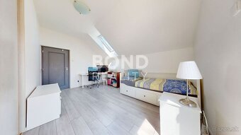 Slnečný 5 izbový rodinný dom v obci Zálesie s veľkým pozemko - 8