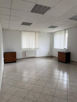 Sklad 67m2, 108m2, kancelárie 17m2,19m2, 32m2 v areáli. Šenk - 8