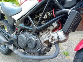Honda VTR 250 - 8