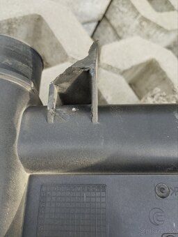 Predám Obal vzduchového filtra Fiat Bravo 2 - 8