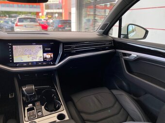 Volkswagen Touareg 3.0TDi 170kW 4Motion AT/8 R-Line - 8