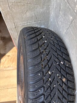 Predám zimné pneu NOKIAN SNOWPROOF 2 - 8