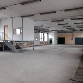 SKLAD.A VYROB:PRIEST 380 -1200m2 v Bytči - 8