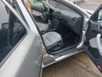 Škoda octavia 2 combi Laurin&Klement 4x4 - 8