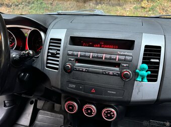 SUV Mitsubishi Outlander 2,2DI-D, 4x4, Manuál, 2008 - 8