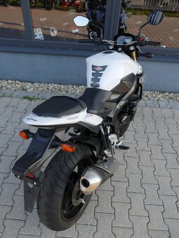 Suzuki GSR 750 ABS - 8
