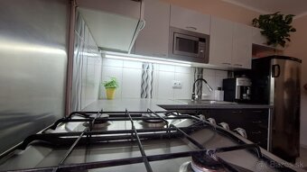 EXKLUZÍVNY PREDAJ-Kompletne prerobený 5 izb.RD, Komárno časť - 8