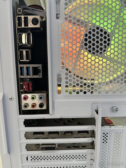 Výkonný herný PC Ryzen 5 / GTX 1080 / 16 GB RAM - 8