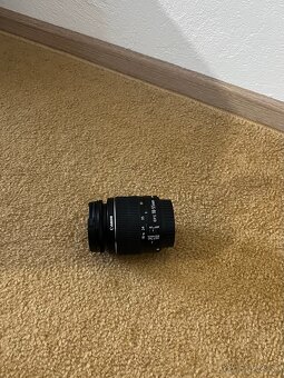 Canon EOS 2000D - 8