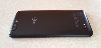 Predám 5,2 palcový 4G LTE Smartfon DUAL SIM Fot.SONY / - 8