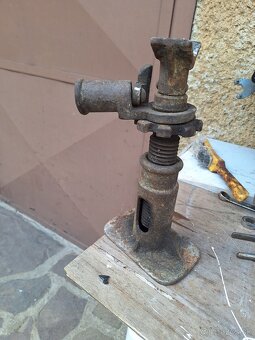 Historicka ručná brzda 1 - 8