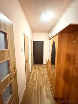 Na predaj zariadený 1izbový byt 40 m2 v N. Zámkoch - 8