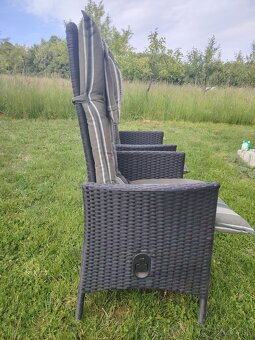 Polohovateľné ratanové kreslá s polstrami 2ks - 8