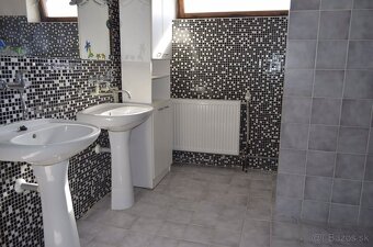 na predaj dvojgeneračný 7i rodinný dom v tichej lokalite - 8