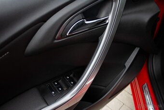 Opel Astra ST 2.0 CDTI Cosmo 121kW – TOP výbava, 1. majiteľ - 8