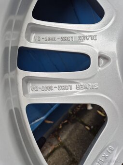 Originál Land Rover / Defender r19 - 255/65/19 silver - 8